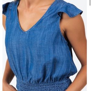 Ada Chambray Smocked Sleeveless Top {Francesca’s}
